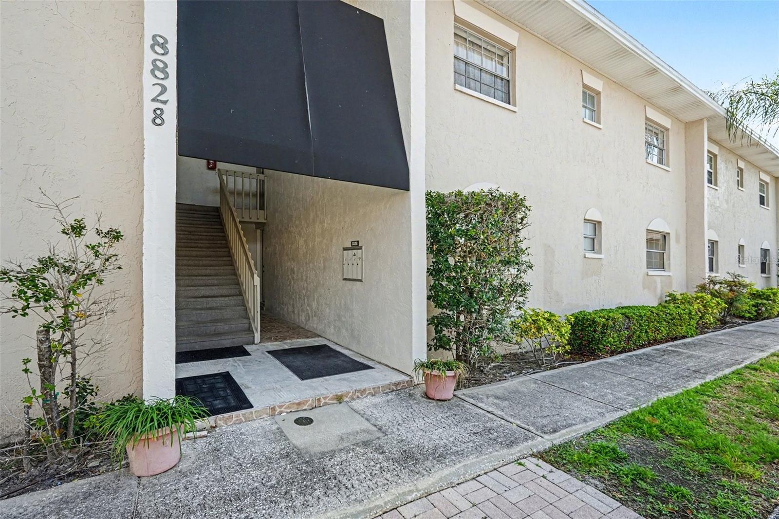 8828 BAY POINTE DR #104, TAMPA, FL, 33615