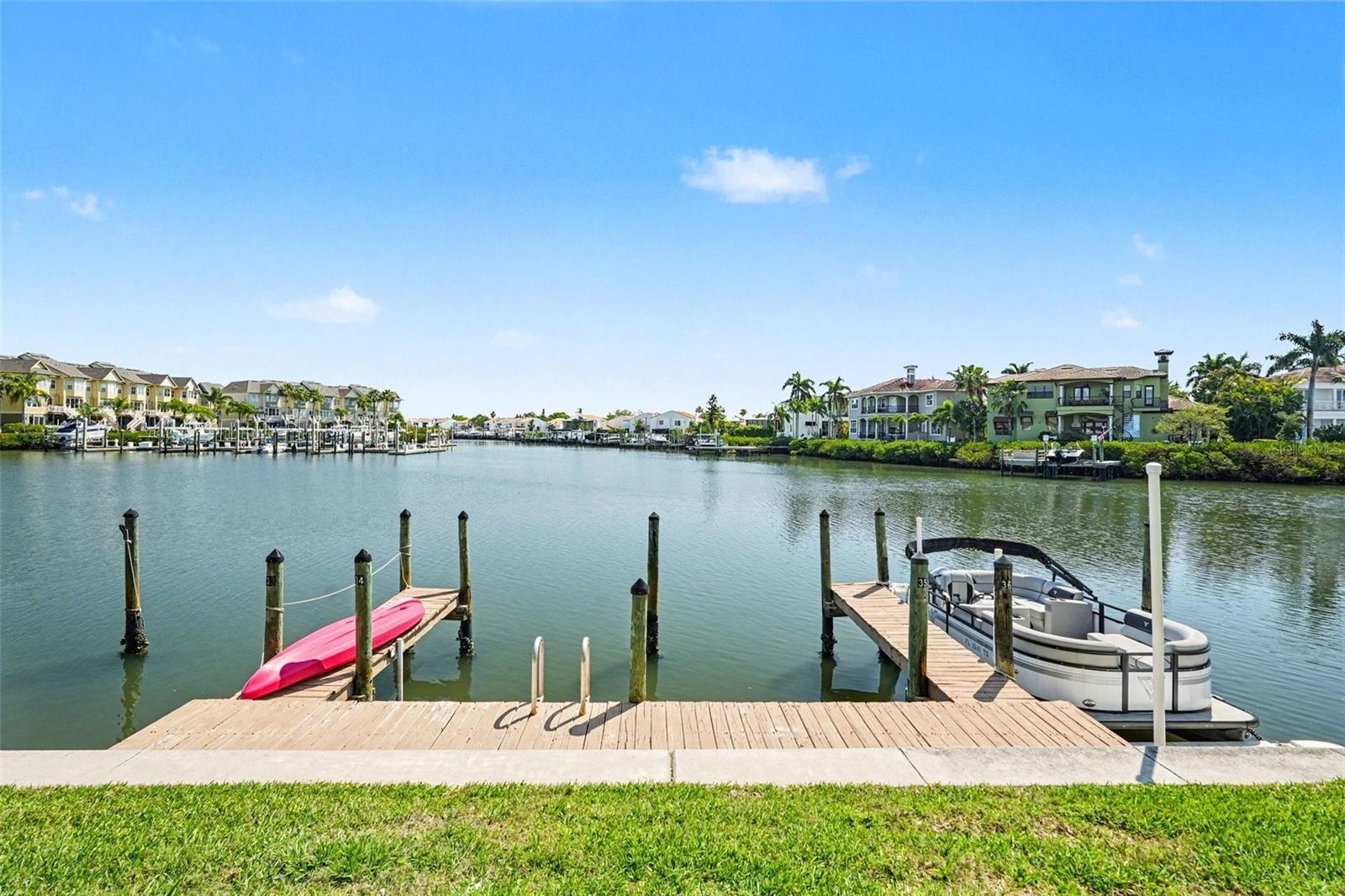 8828 BAY POINTE DR #104, TAMPA, FL, 33615