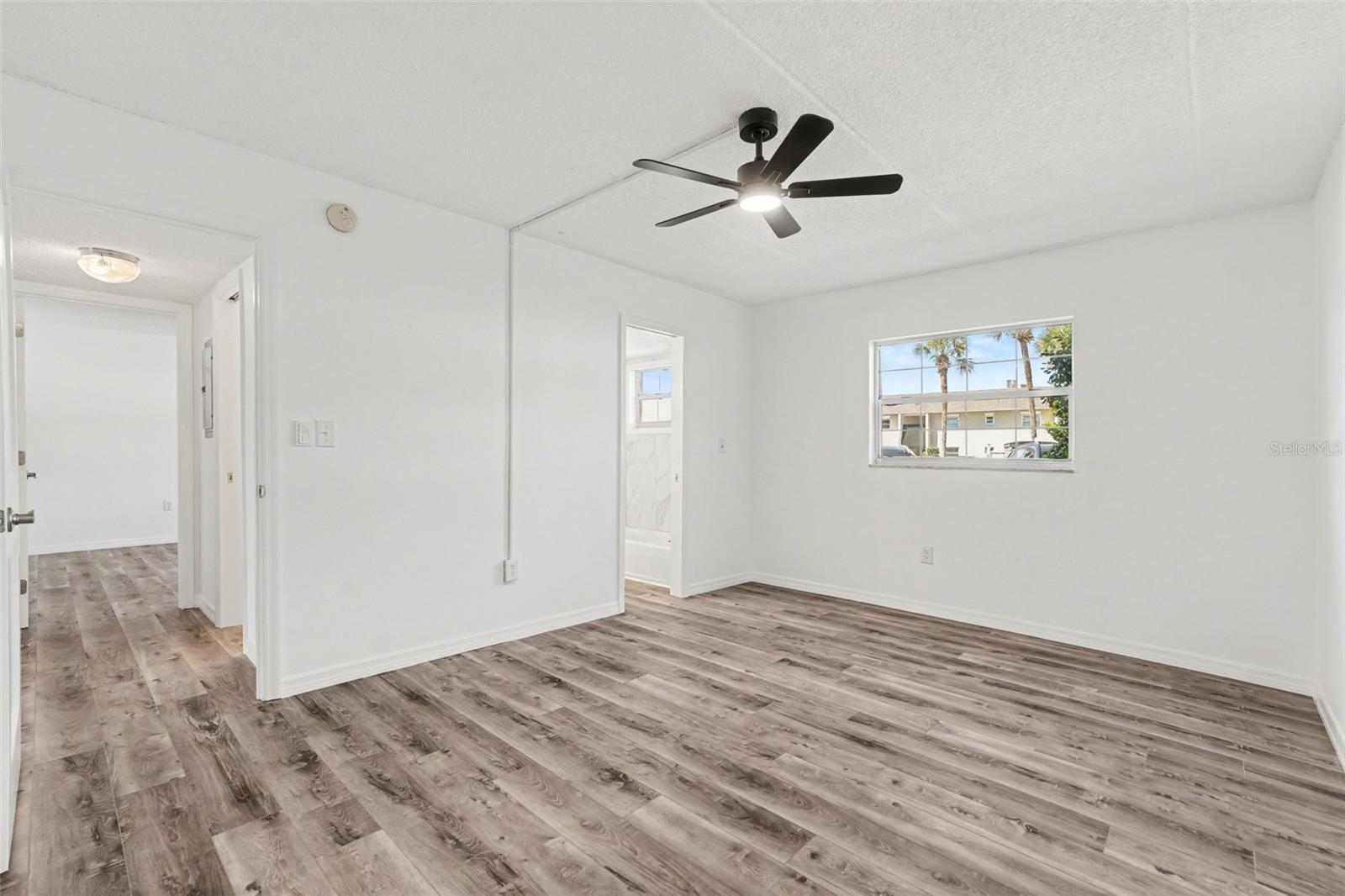 8828 BAY POINTE DR #104, TAMPA, FL, 33615