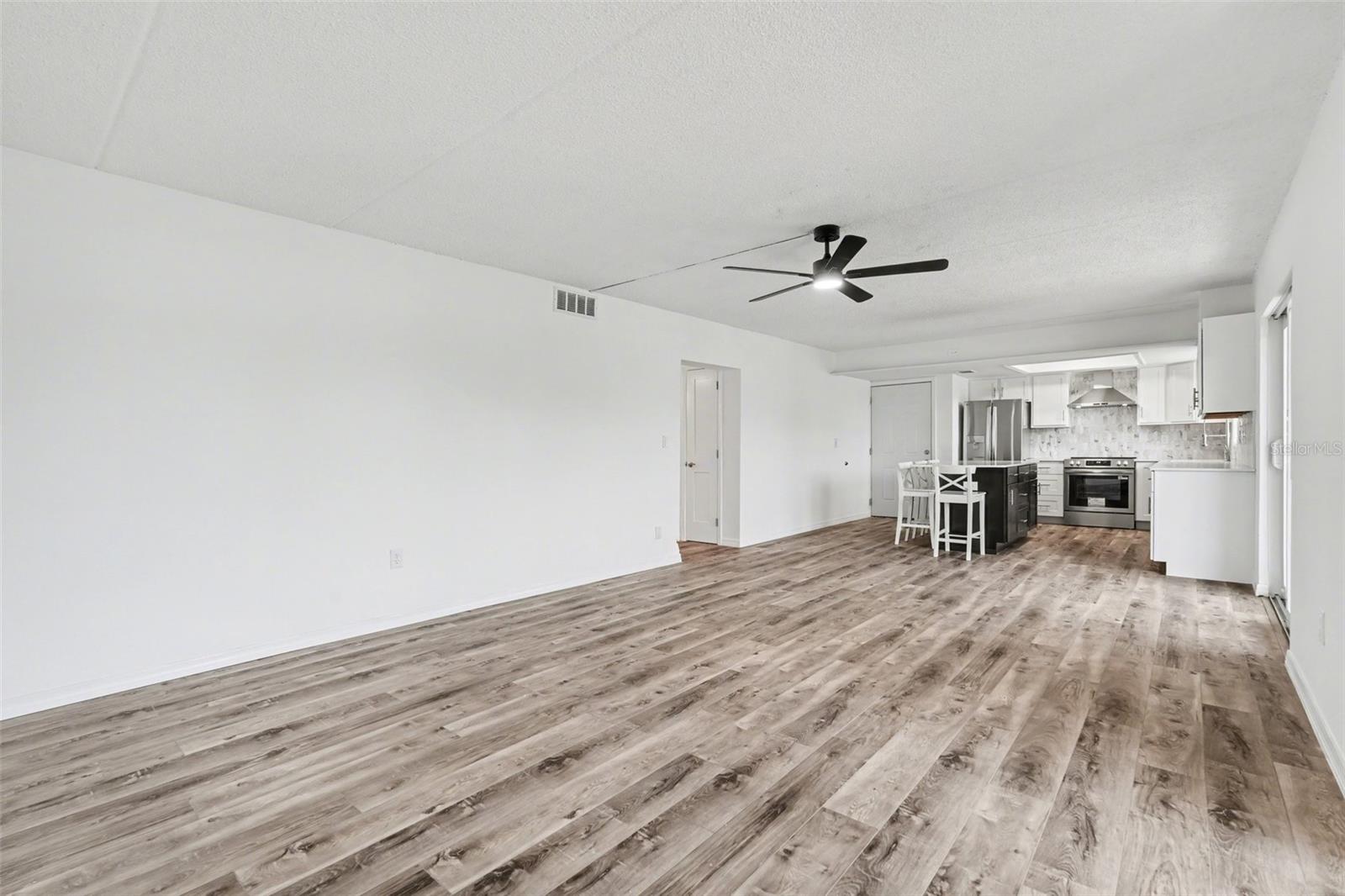 8828 BAY POINTE DR #104, TAMPA, FL, 33615