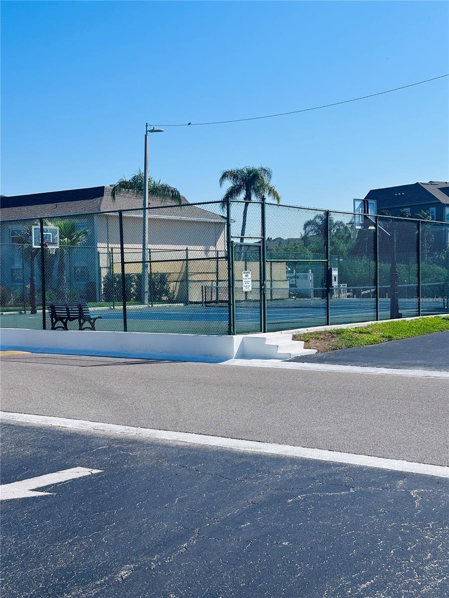 8828 BAY POINTE DR #104, TAMPA, FL, 33615