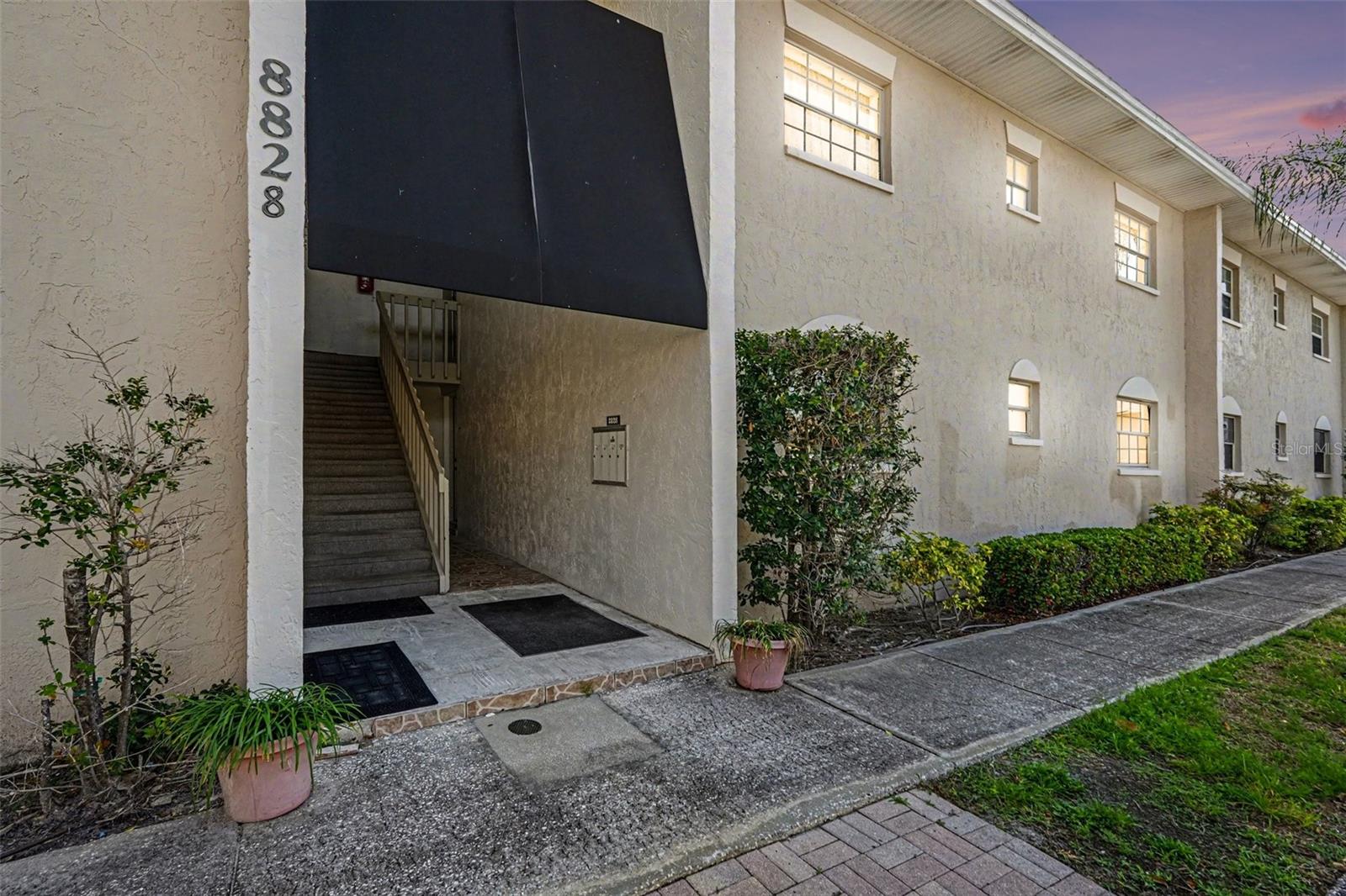 8828 BAY POINTE DR #104, TAMPA, FL, 33615