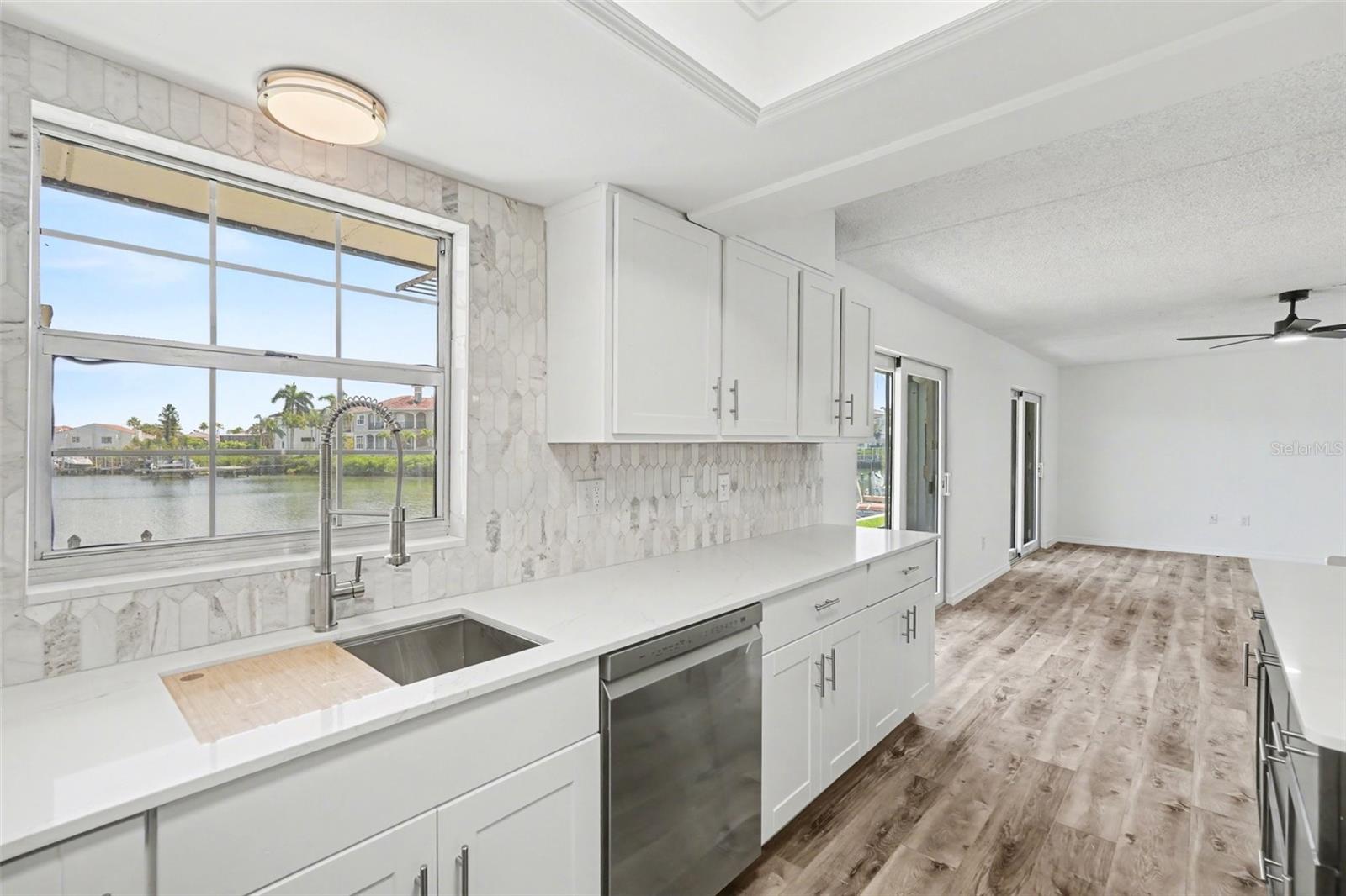 8828 BAY POINTE DR #104, TAMPA, FL, 33615