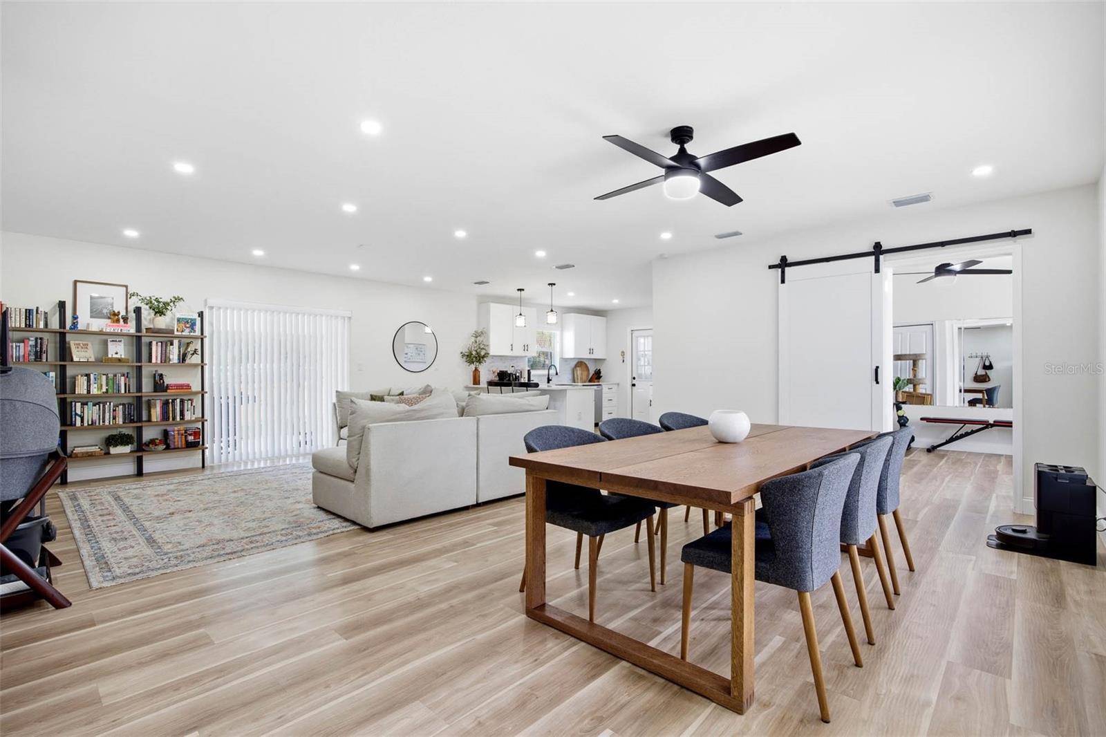 102 W ANGLEWOOD DR, BRANDON, FL, 33511