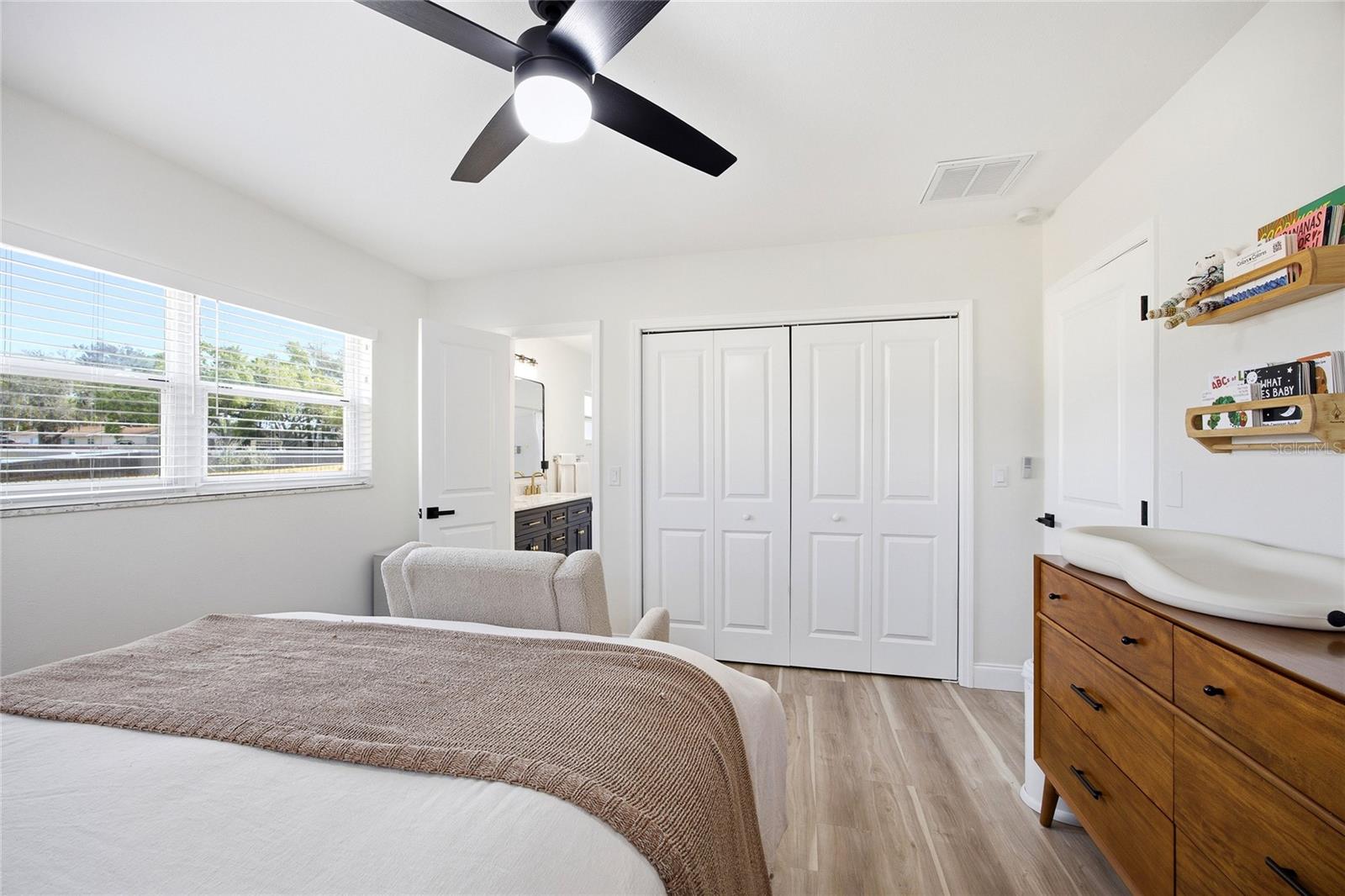 102 W ANGLEWOOD DR, BRANDON, FL, 33511