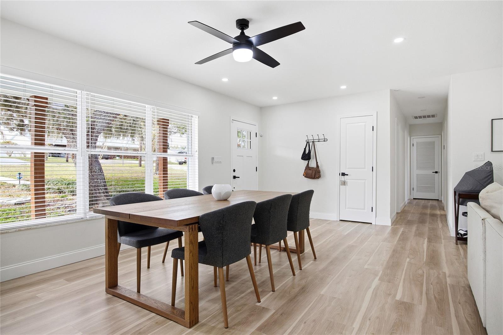 102 W ANGLEWOOD DR, BRANDON, FL, 33511