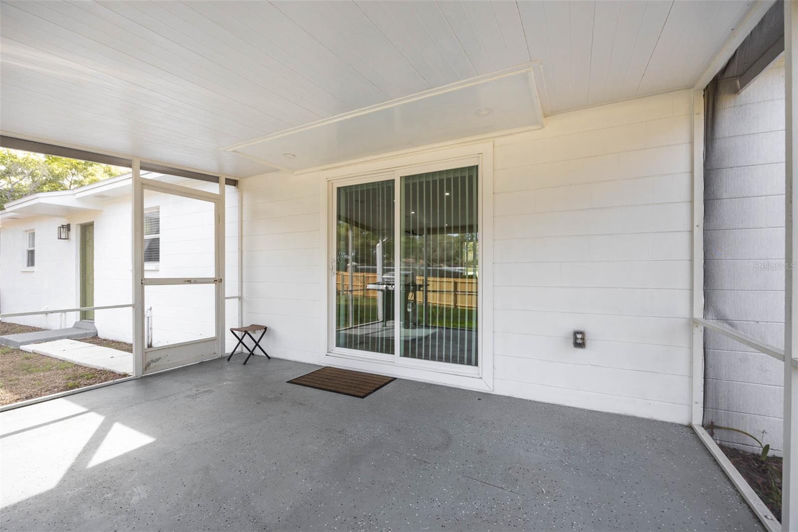 102 W ANGLEWOOD DR, BRANDON, FL, 33511
