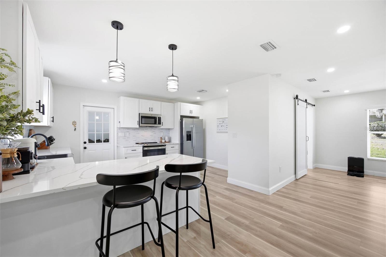 102 W ANGLEWOOD DR, BRANDON, FL, 33511