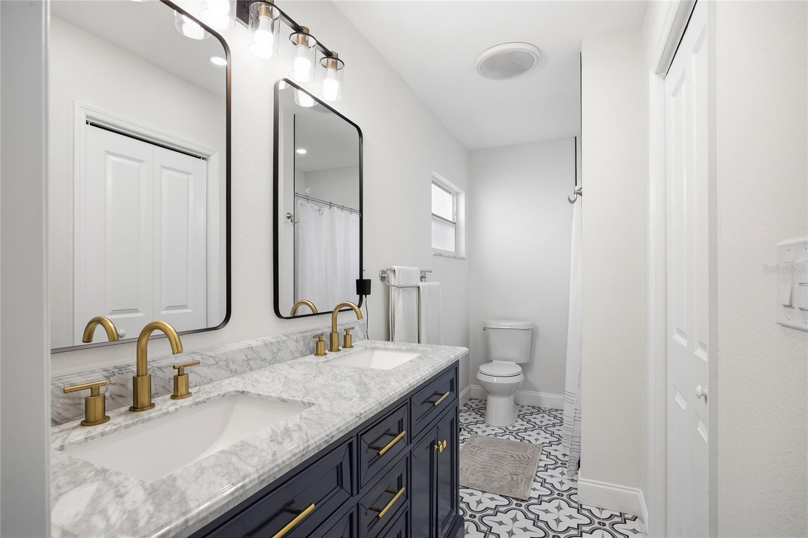102 W ANGLEWOOD DR, BRANDON, FL, 33511