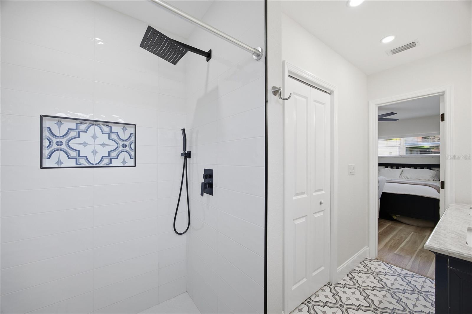 102 W ANGLEWOOD DR, BRANDON, FL, 33511