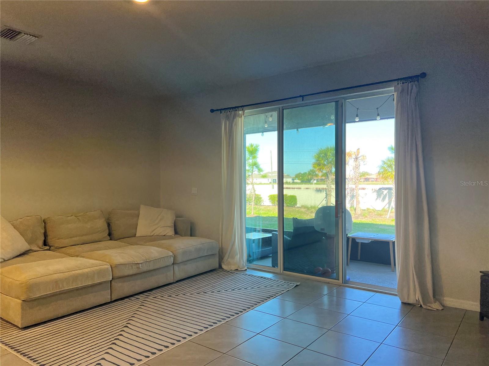 184 MANGROVE SHADE CIR, APOLLO BEACH, FL, 33572