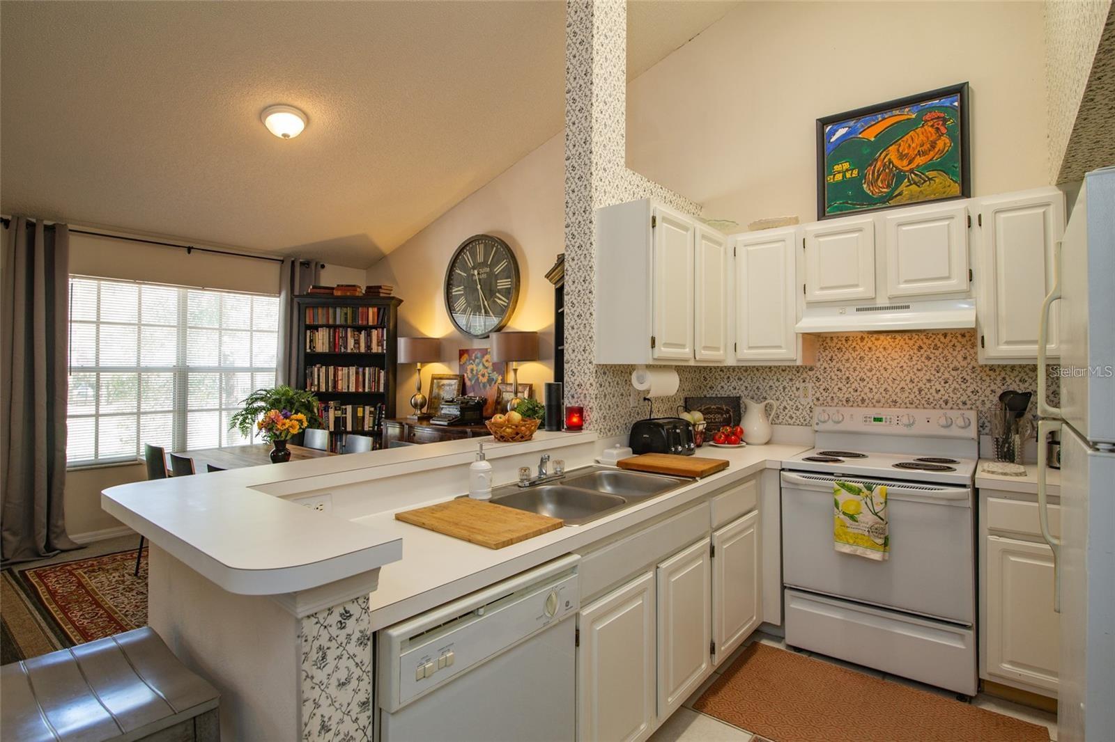 10000 SW 52ND AVE #104, GAINESVILLE, FL, 32608