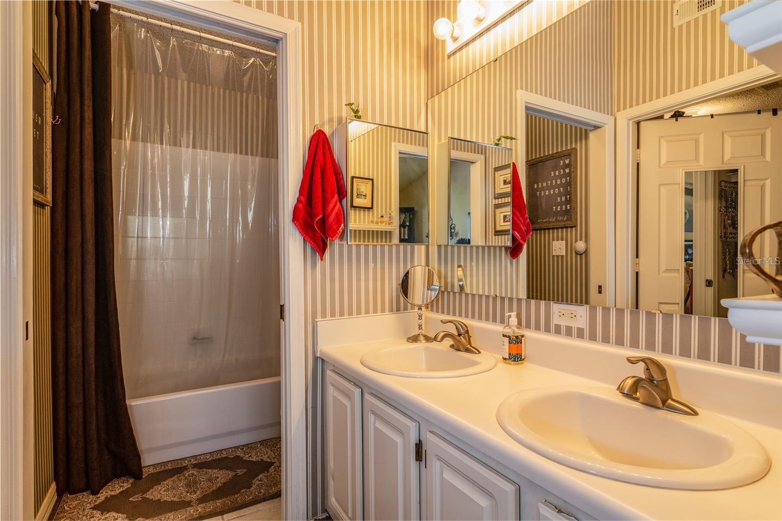 10000 SW 52ND AVE #104, GAINESVILLE, FL, 32608