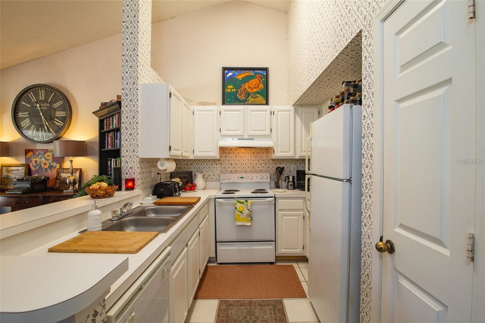 10000 SW 52ND AVE #104, GAINESVILLE, FL, 32608