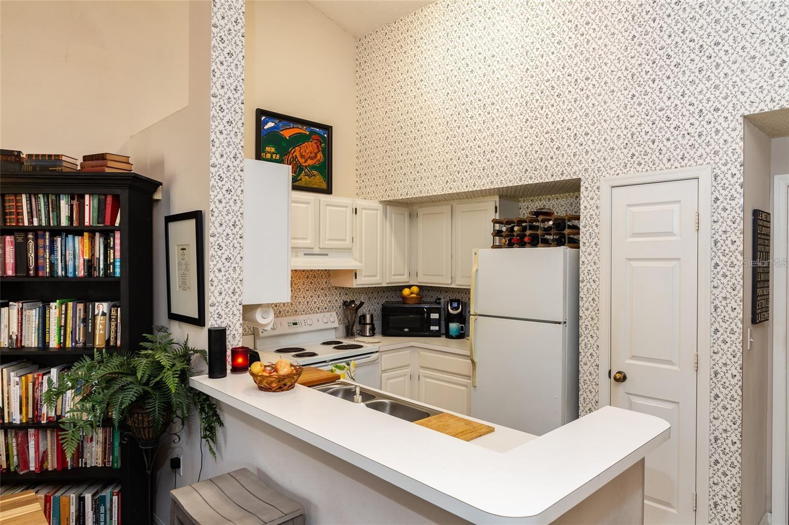 10000 SW 52ND AVE #104, GAINESVILLE, FL, 32608