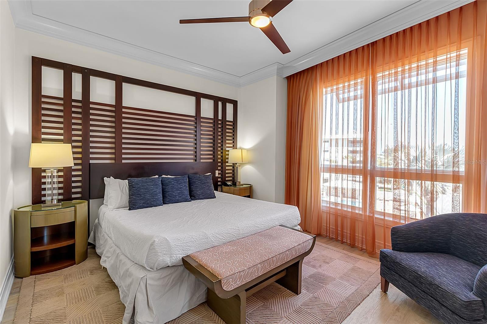 915 SEASIDE DR #310, SARASOTA, FL, 34242