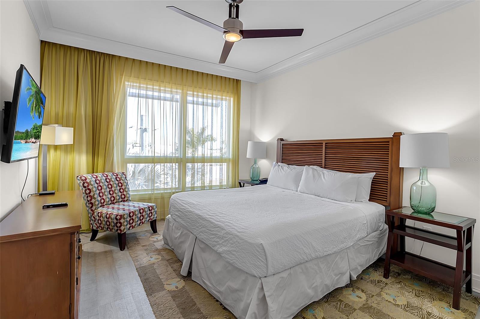 915 SEASIDE DR #310, SARASOTA, FL, 34242