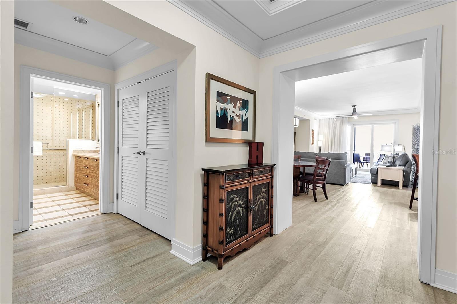 915 SEASIDE DR #310, SARASOTA, FL, 34242