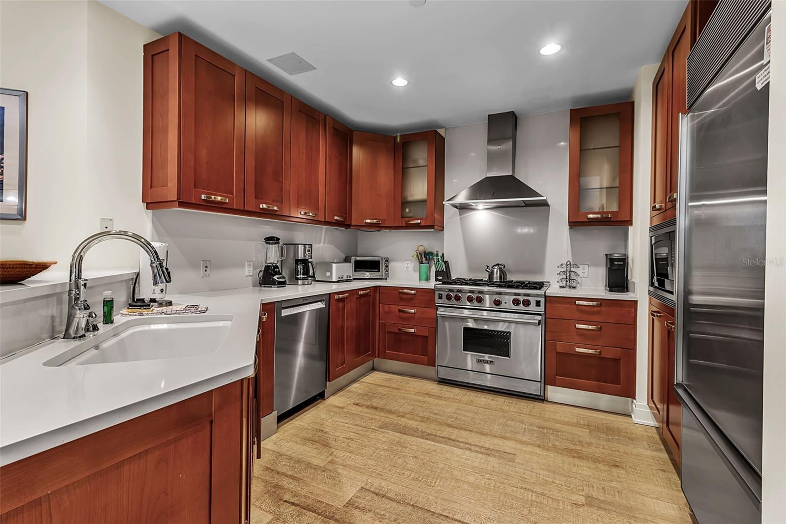 915 SEASIDE DR #310, SARASOTA, FL, 34242