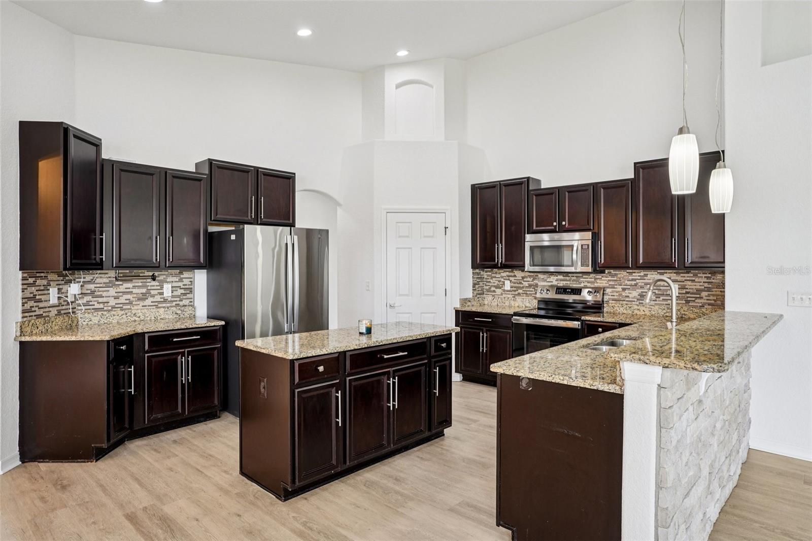 12371 NE 48TH CIR, OXFORD, FL, 34484