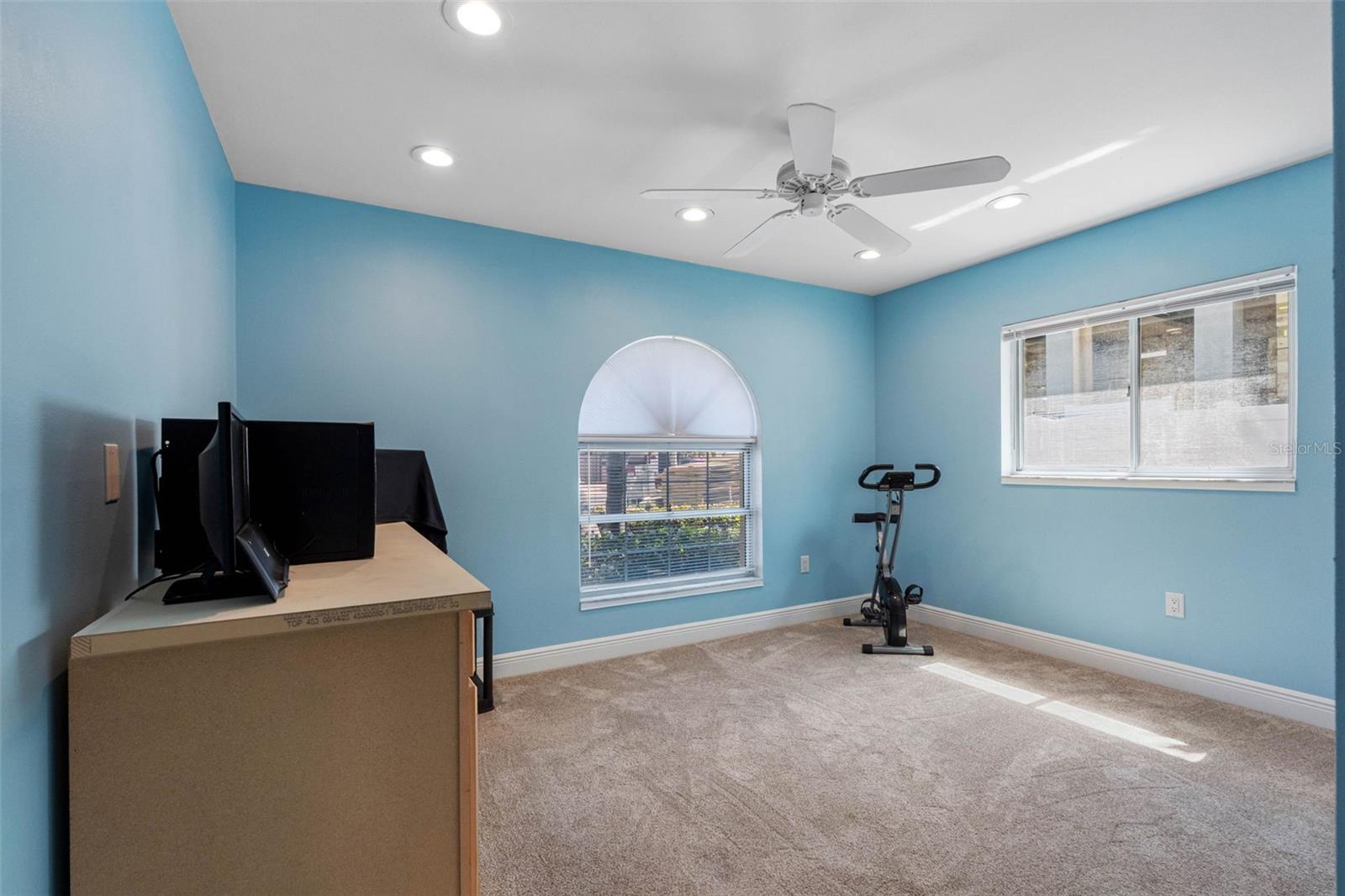 Second guest bedroom.