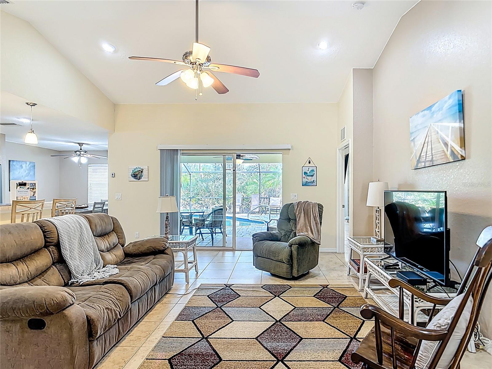 208 JENNIFER DR, ROTONDA WEST, FL, 33947