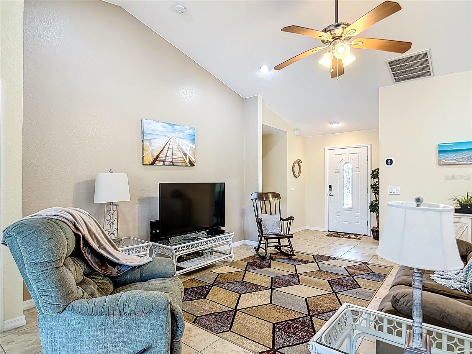 208 JENNIFER DR, ROTONDA WEST, FL, 33947