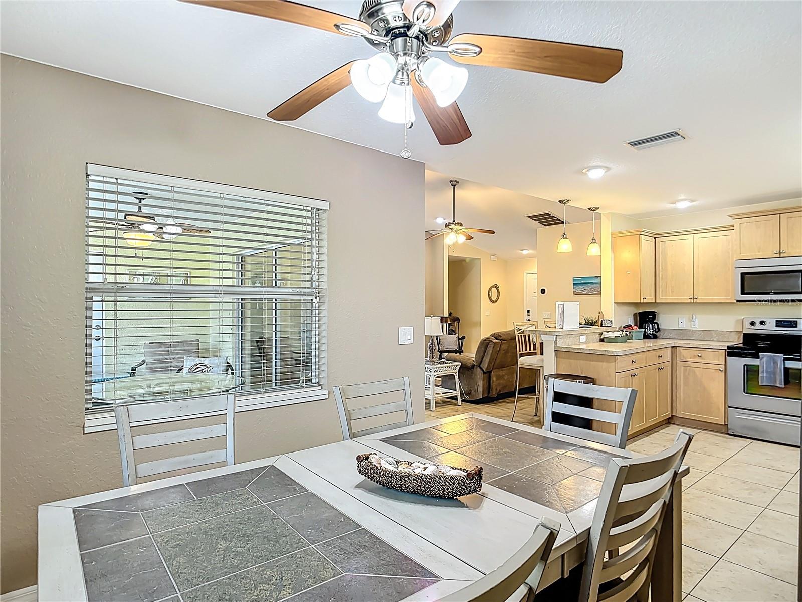 208 JENNIFER DR, ROTONDA WEST, FL, 33947