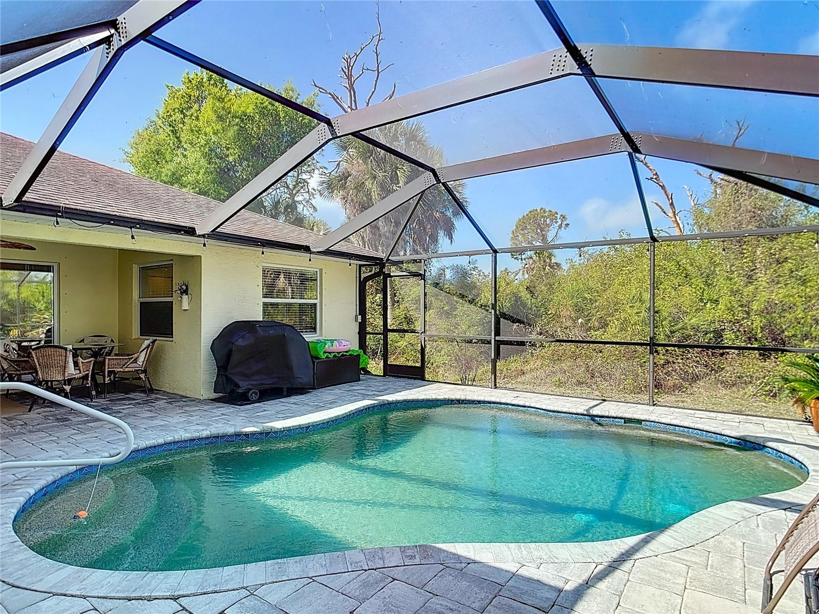 208 JENNIFER DR, ROTONDA WEST, FL, 33947