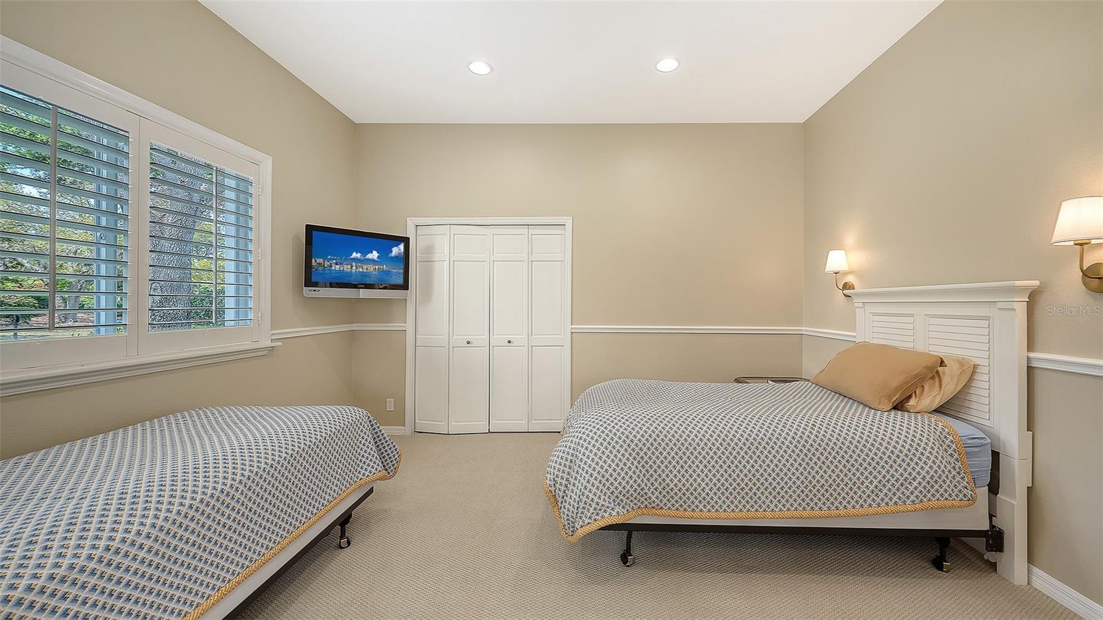 A4686927 Property Photo