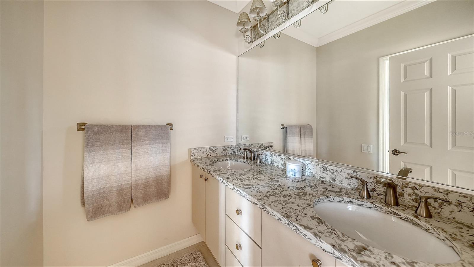 A4686927 Property Photo
