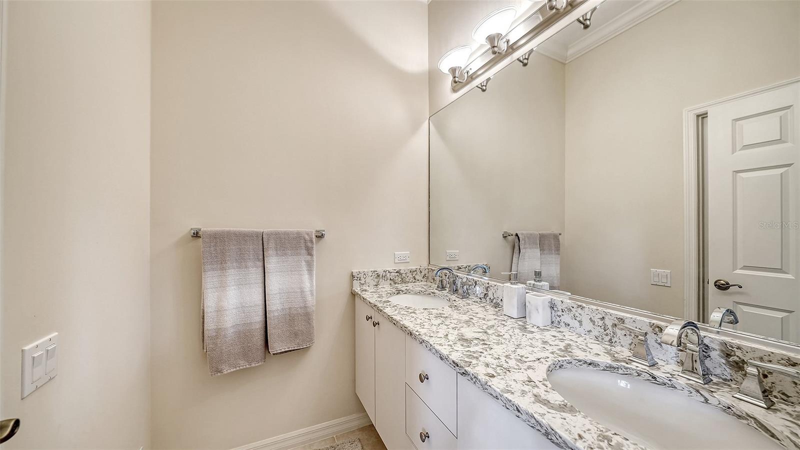 A4686927 Property Photo