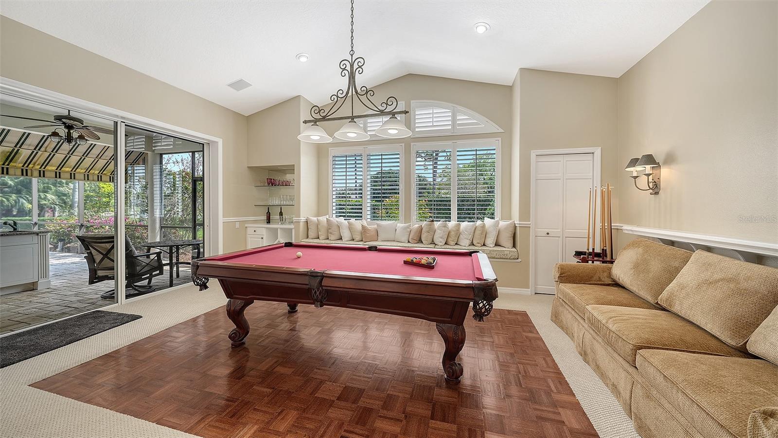 A4686927 Property Photo