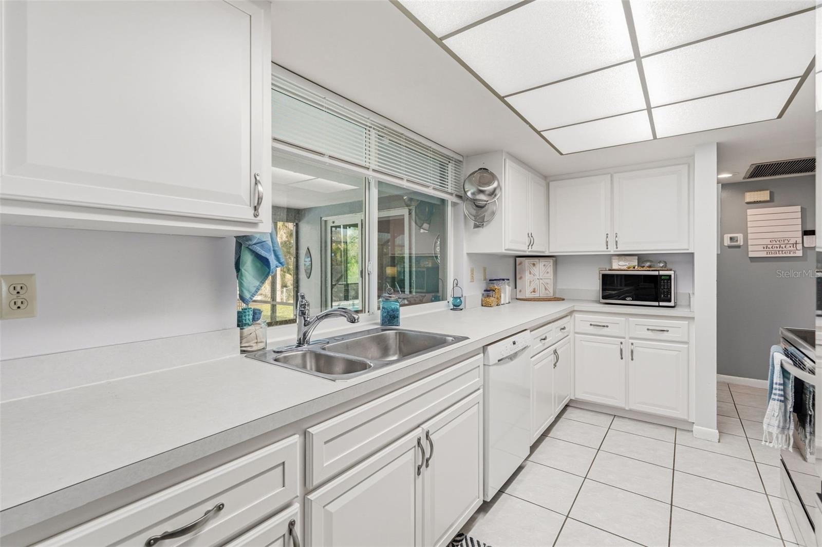 2440 AUBURN BLVD, PORT CHARLOTTE, FL, 33948