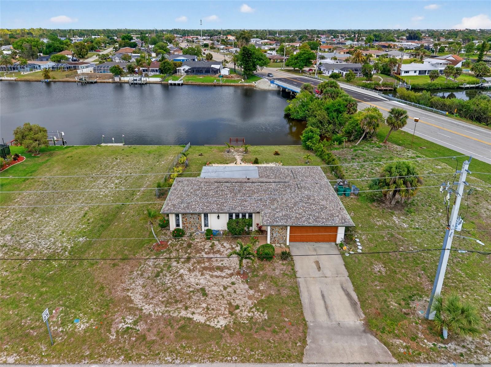 2484 BROAD RANCH DR, PORT CHARLOTTE, FL, 33948