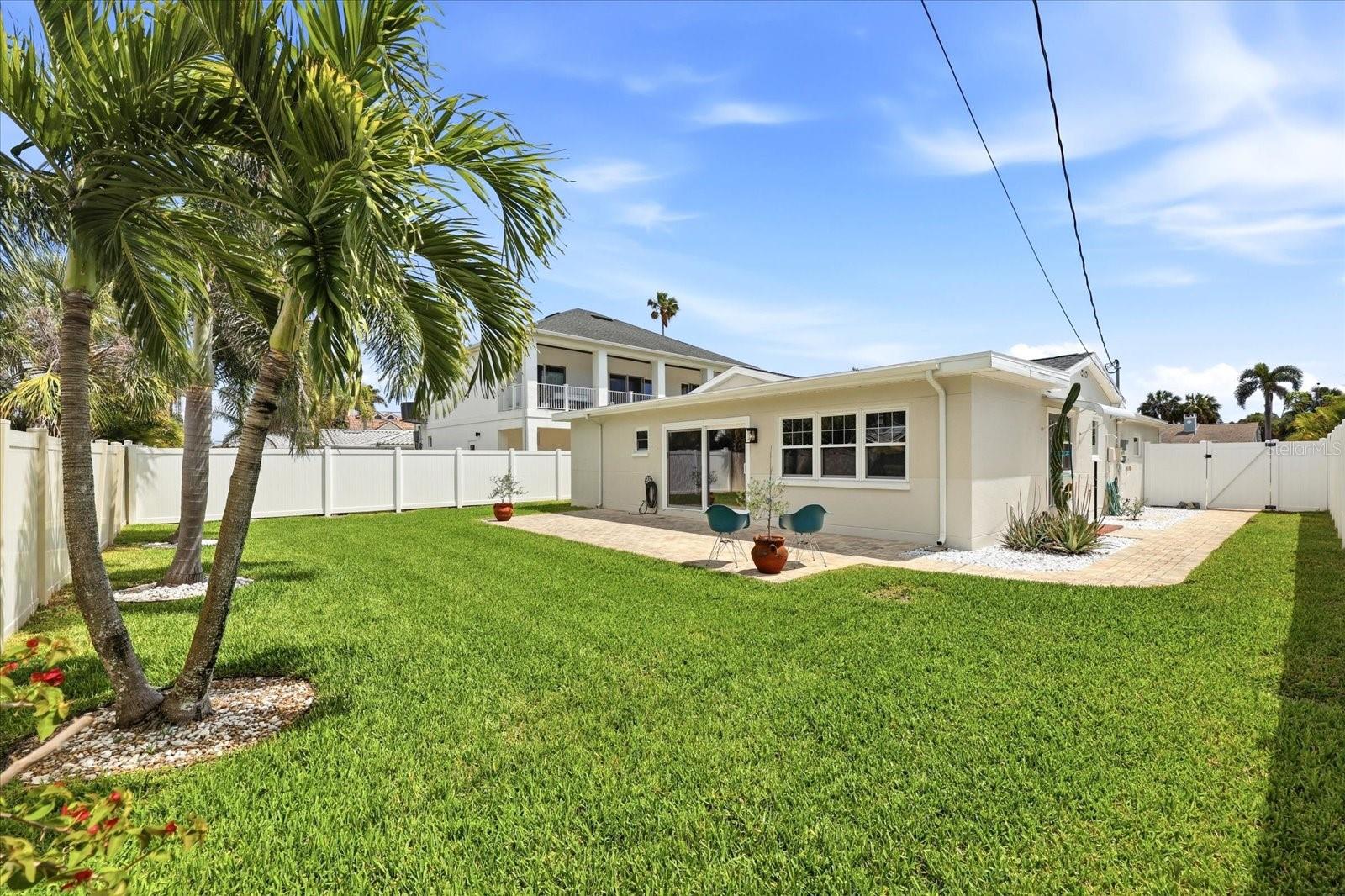 105 3RD ST, BELLEAIR BEACH, FL, 33786