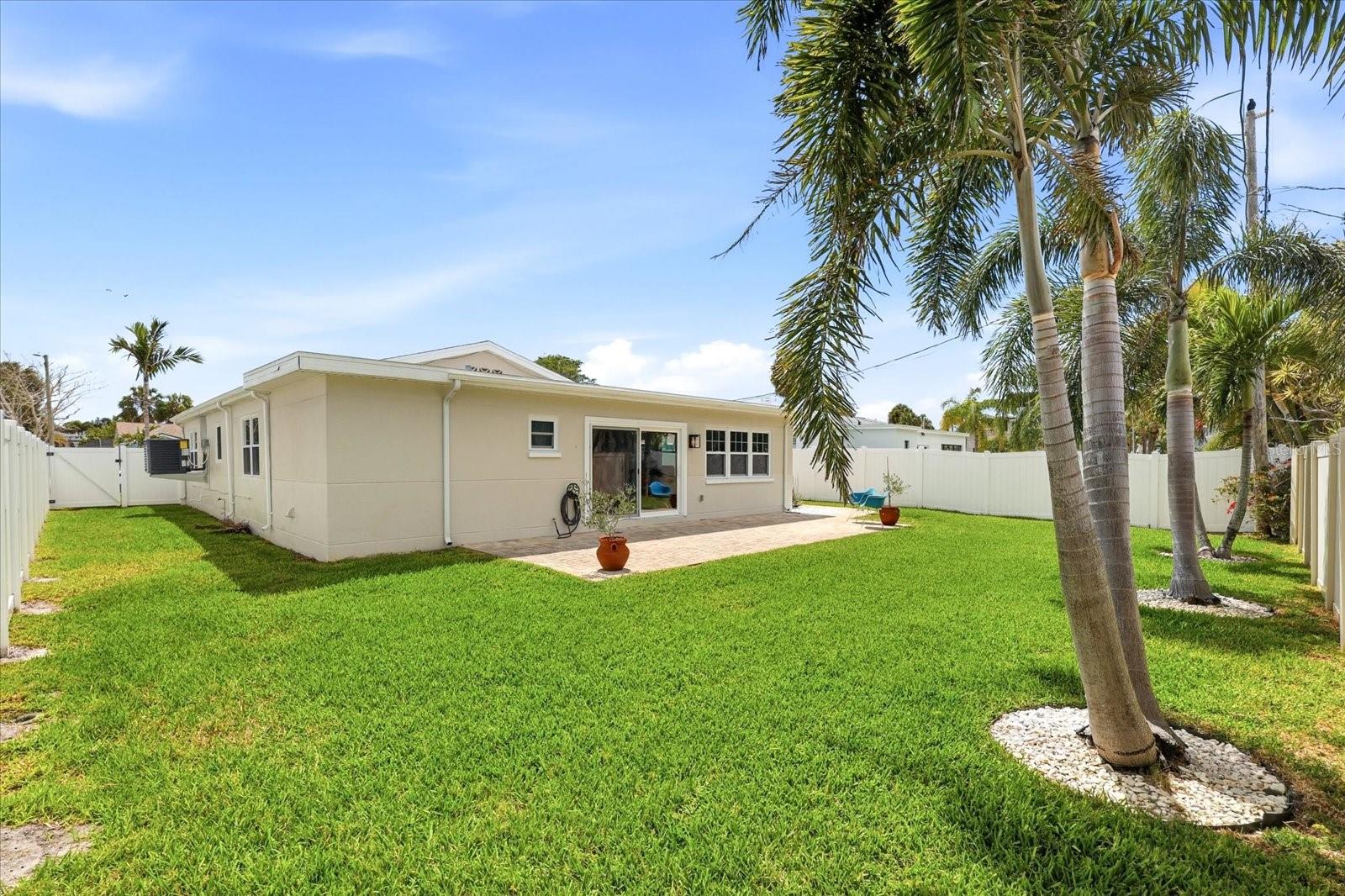 105 3RD ST, BELLEAIR BEACH, FL, 33786
