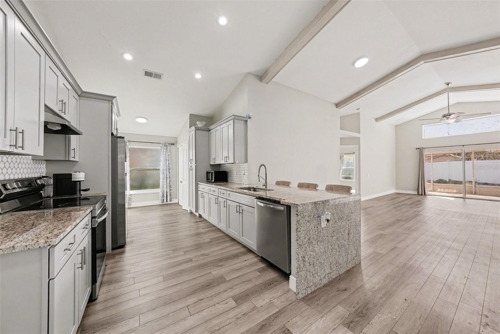 12524 MIDPOINTE DR, RIVERVIEW, FL, 33578