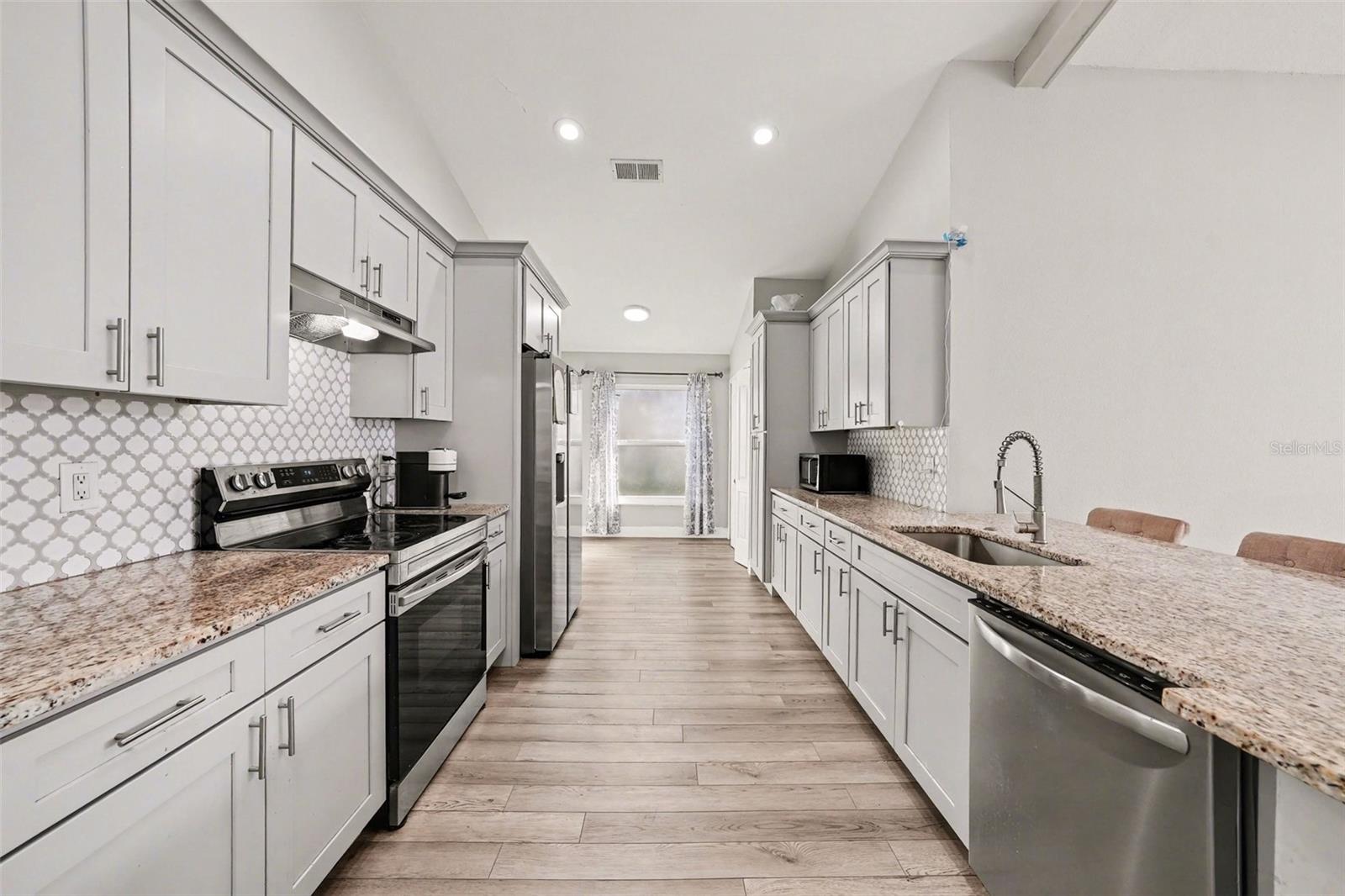 12524 MIDPOINTE DR, RIVERVIEW, FL, 33578