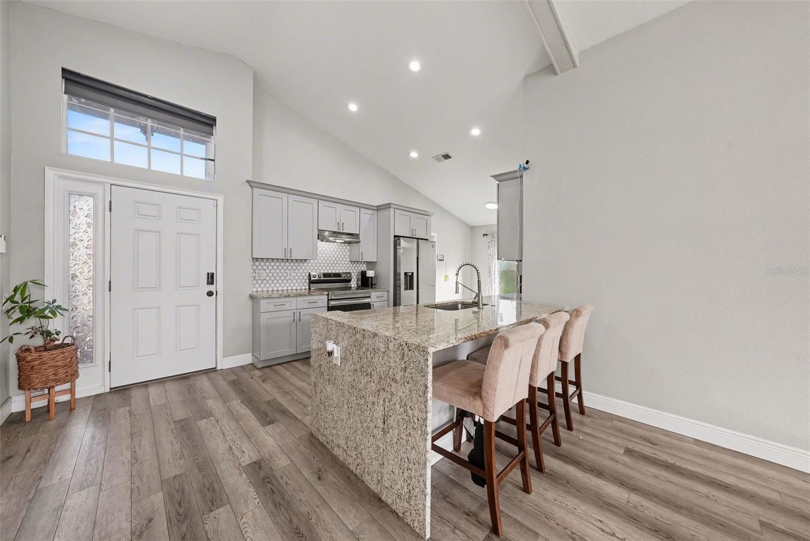 12524 MIDPOINTE DR, RIVERVIEW, FL, 33578