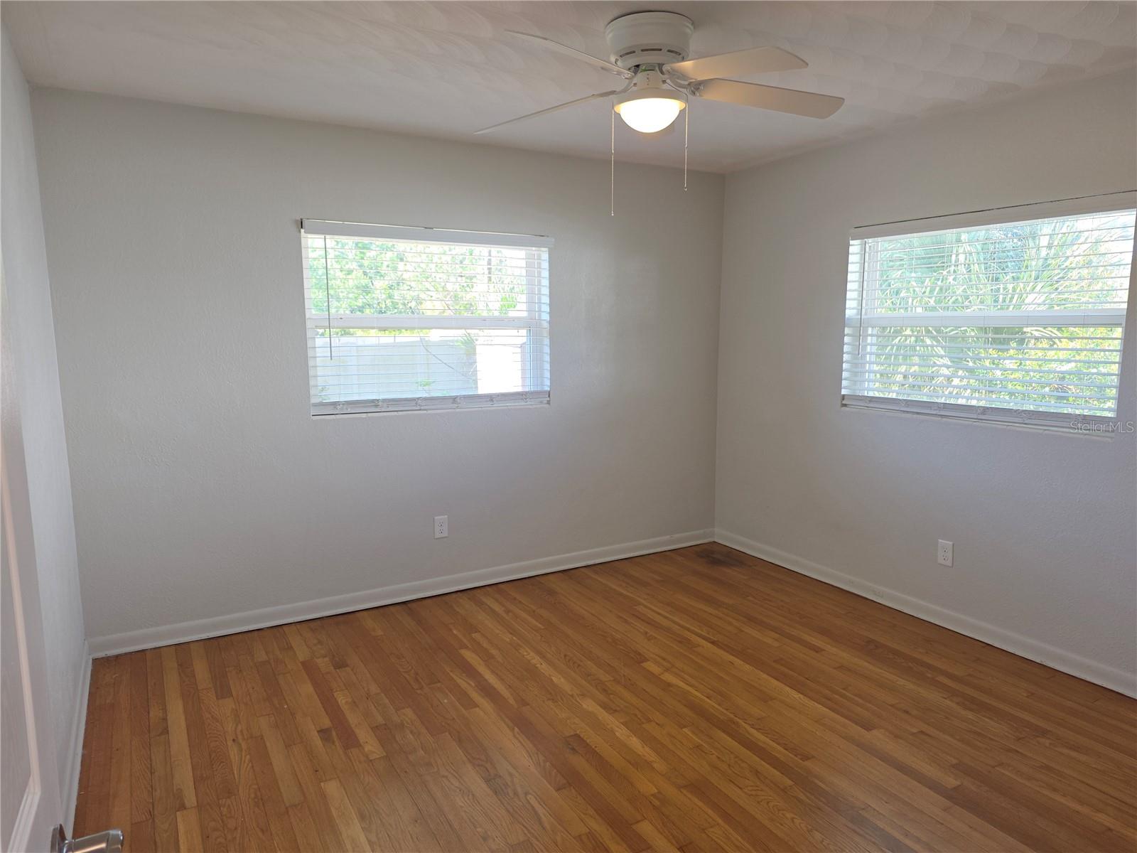 915 NORMAN DR, MOUNT DORA, FL, 32757