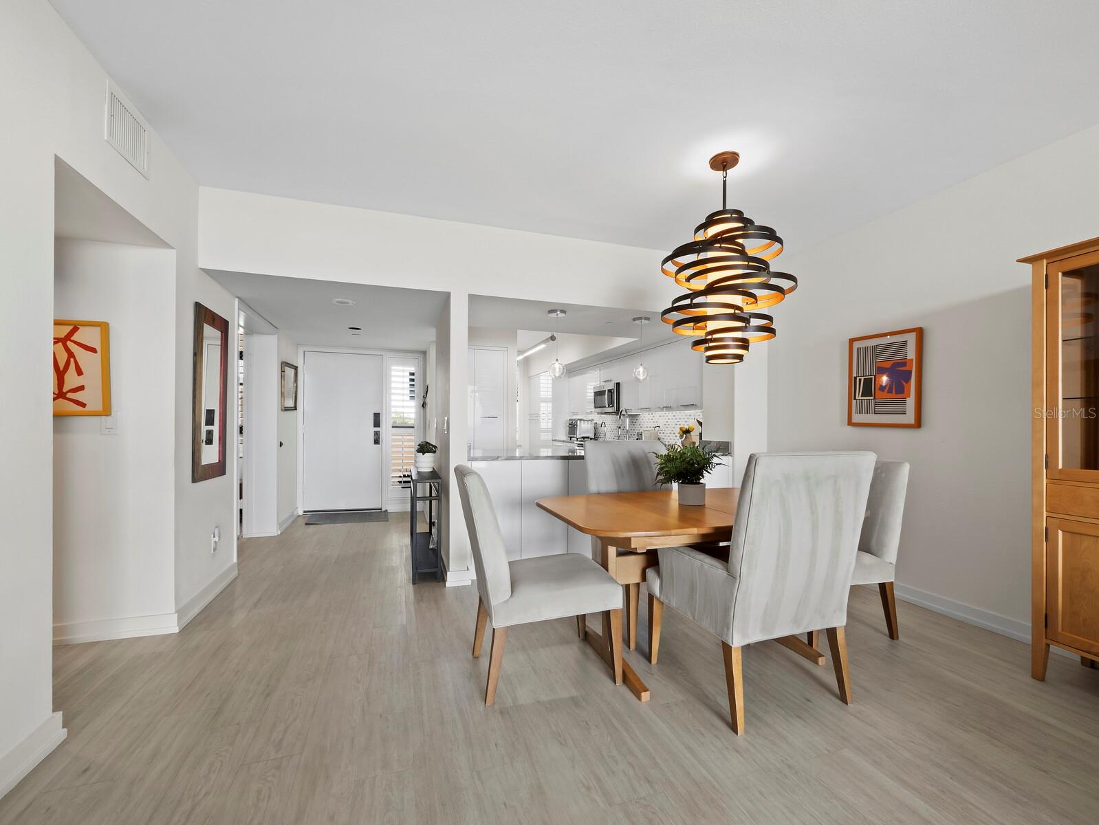 1930 HARBOURSIDE DR #145, LONGBOAT KEY, FL, 34228