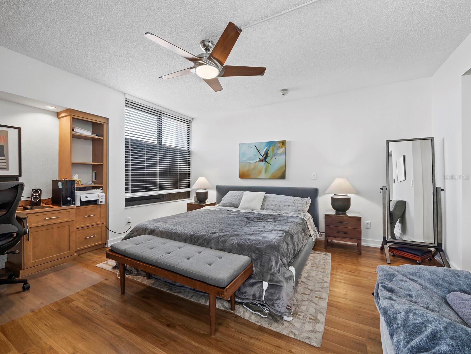 1930 HARBOURSIDE DR #145, LONGBOAT KEY, FL, 34228