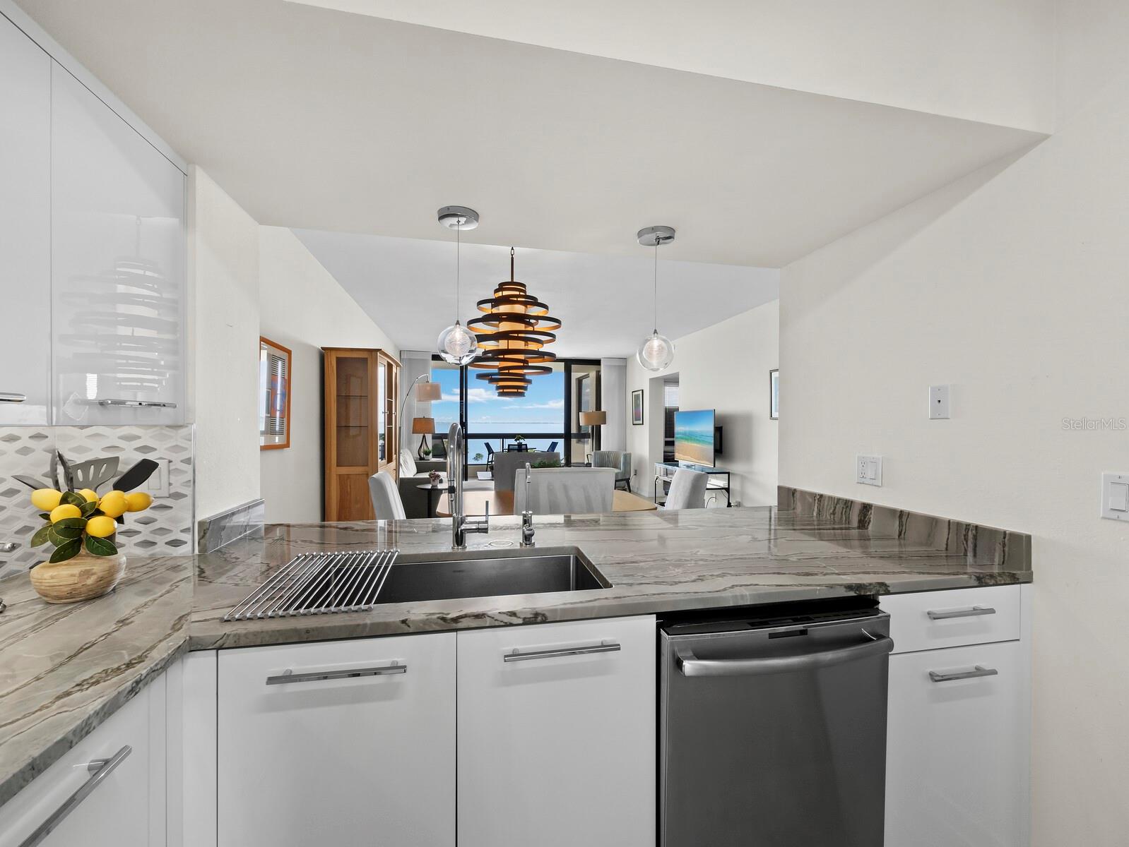 1930 HARBOURSIDE DR #145, LONGBOAT KEY, FL, 34228