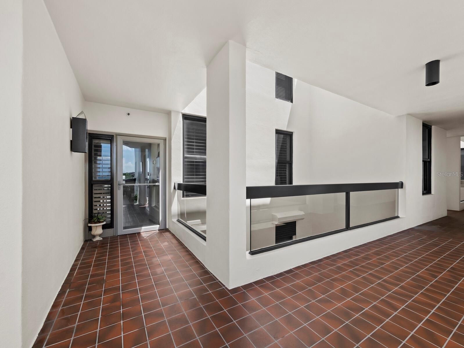1930 HARBOURSIDE DR #145, LONGBOAT KEY, FL, 34228