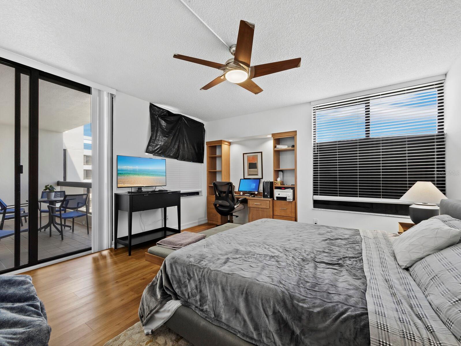 1930 HARBOURSIDE DR #145, LONGBOAT KEY, FL, 34228