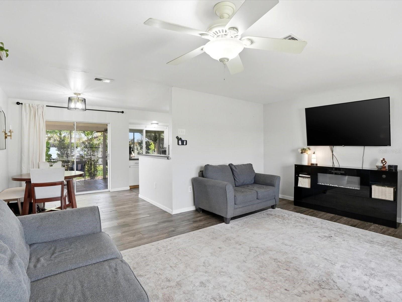 755 HARTFORD DR NW, PORT CHARLOTTE, FL, 33952
