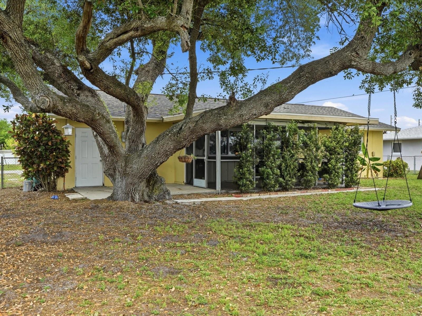 755 HARTFORD DR NW, PORT CHARLOTTE, FL, 33952