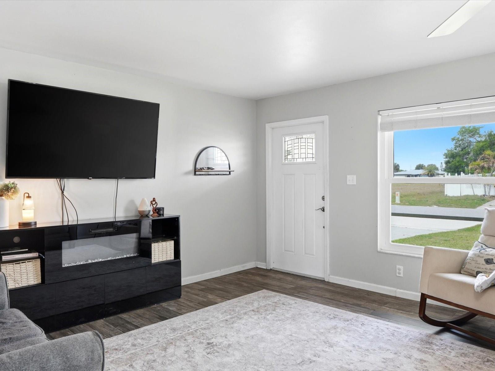 755 HARTFORD DR NW, PORT CHARLOTTE, FL, 33952