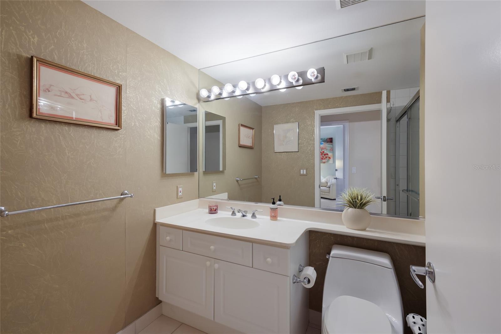 1800 BENJAMIN FRANKLIN DR #B1006, SARASOTA, FL, 34236